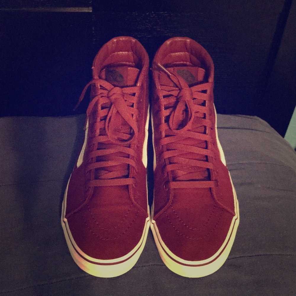 Maroon Vans SK8-Hi